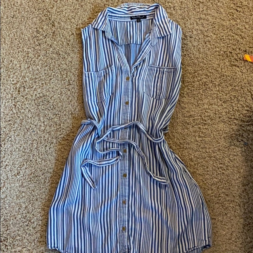 Waist tie, knee length dress